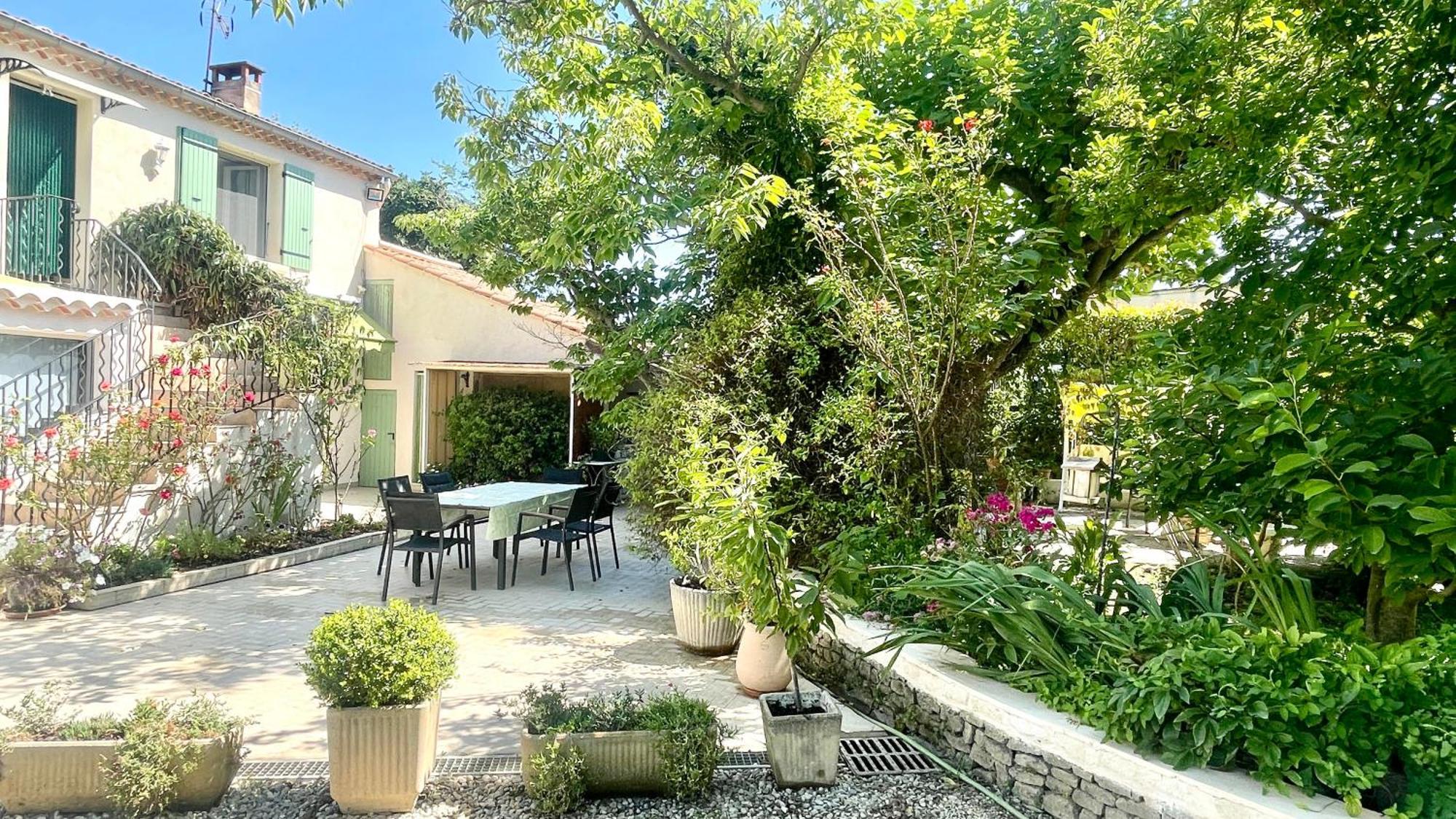 Rendez-Vous Avec Les Cigales - Gite 6 Personnes 100M2 - Piscine Privee - Climatisation Cheval-Blanc Exteriör bild