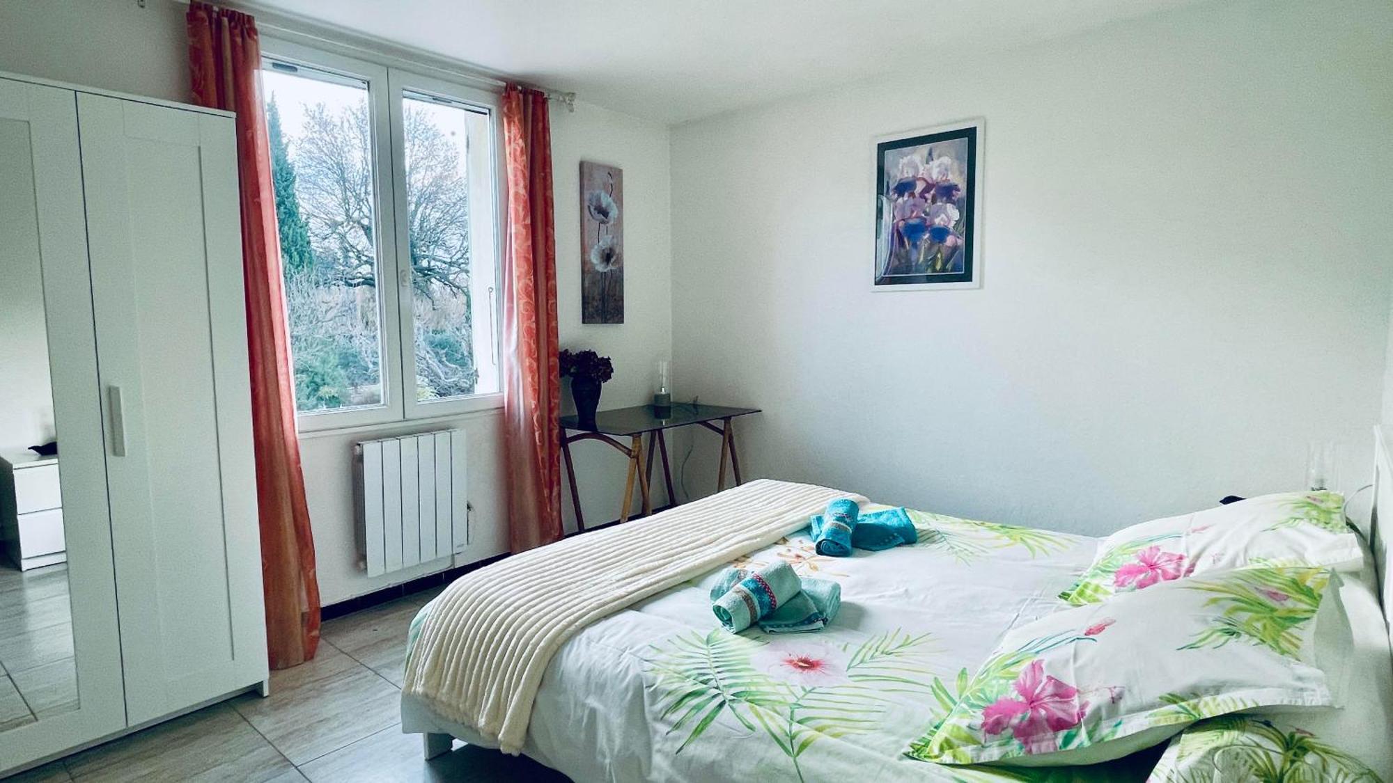 Rendez-Vous Avec Les Cigales - Gite 6 Personnes 100M2 - Piscine Privee - Climatisation Cheval-Blanc Exteriör bild