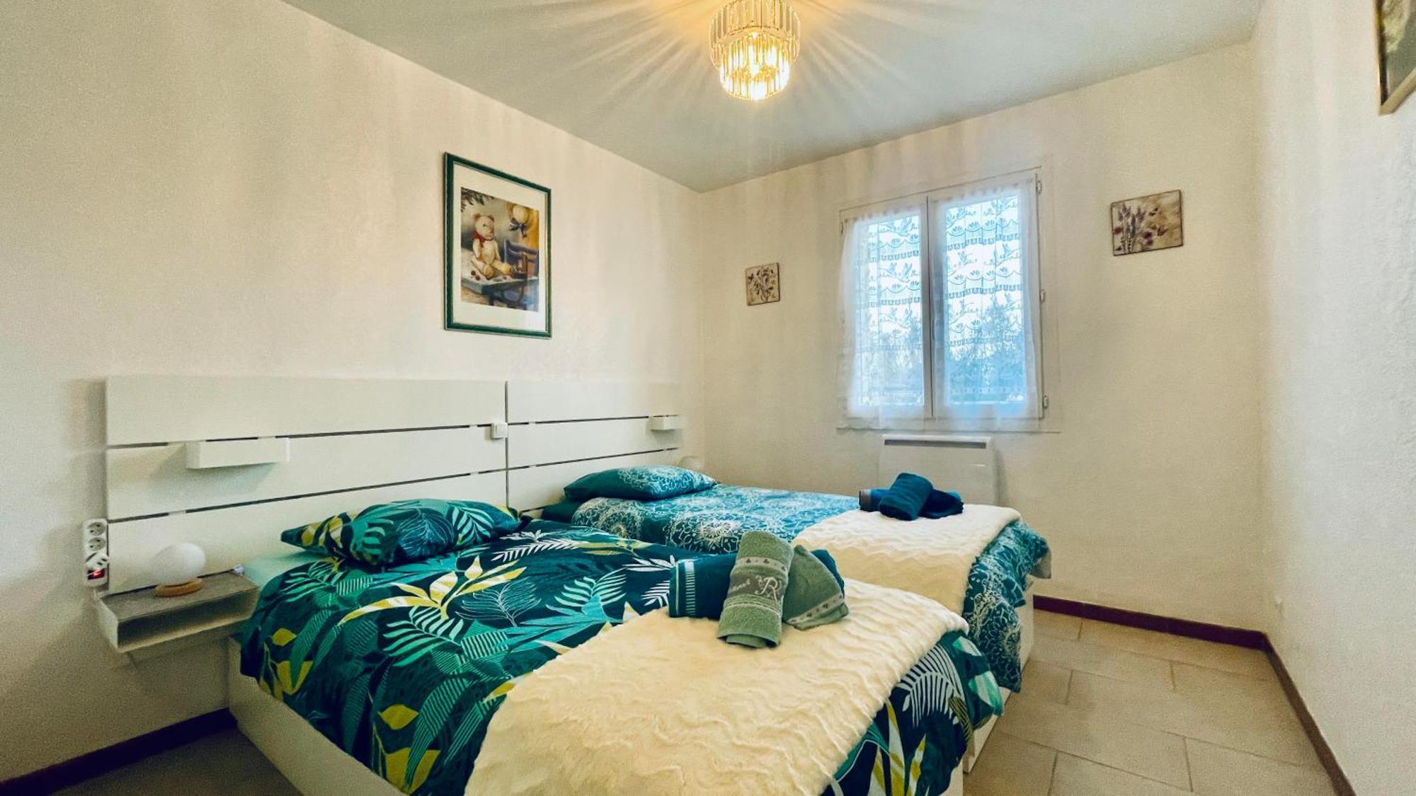 Rendez-Vous Avec Les Cigales - Gite 6 Personnes 100M2 - Piscine Privee - Climatisation Cheval-Blanc Exteriör bild